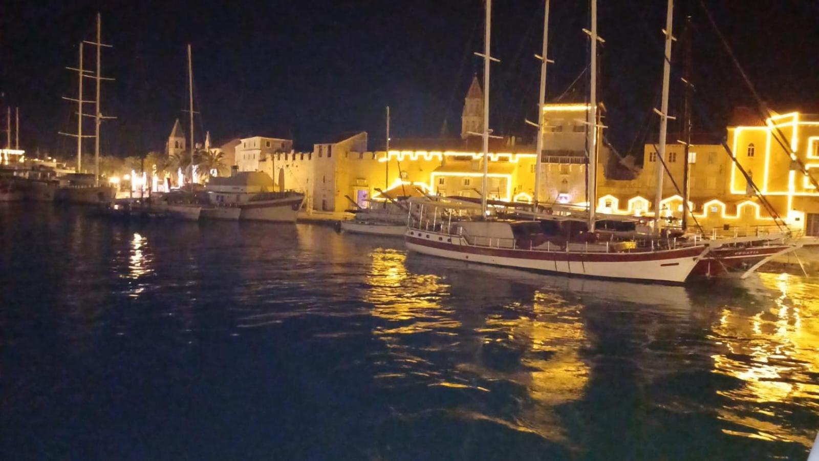Holiday Home Ruzmarin Trogir Exterior foto