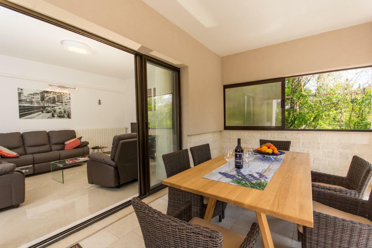 Holiday Home Ruzmarin Trogir Exterior foto